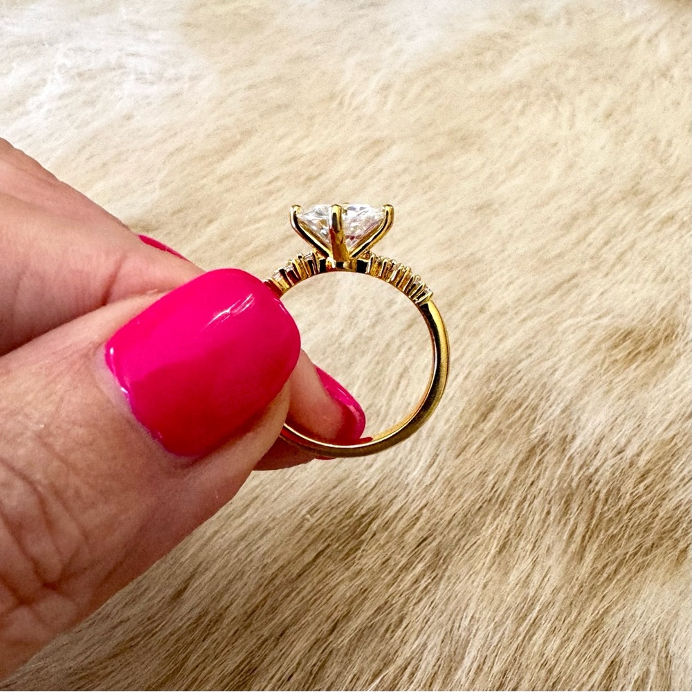 Gorgeous NWOT gold-plated engagement ring 5.5 - Picture 3 of 11